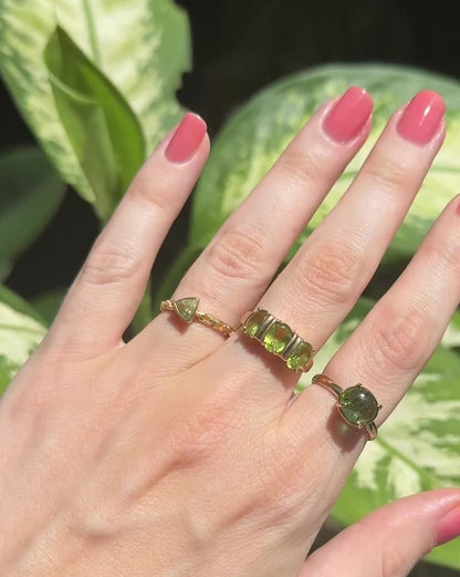 14k Chain Ring with Green Trillion Gemstone